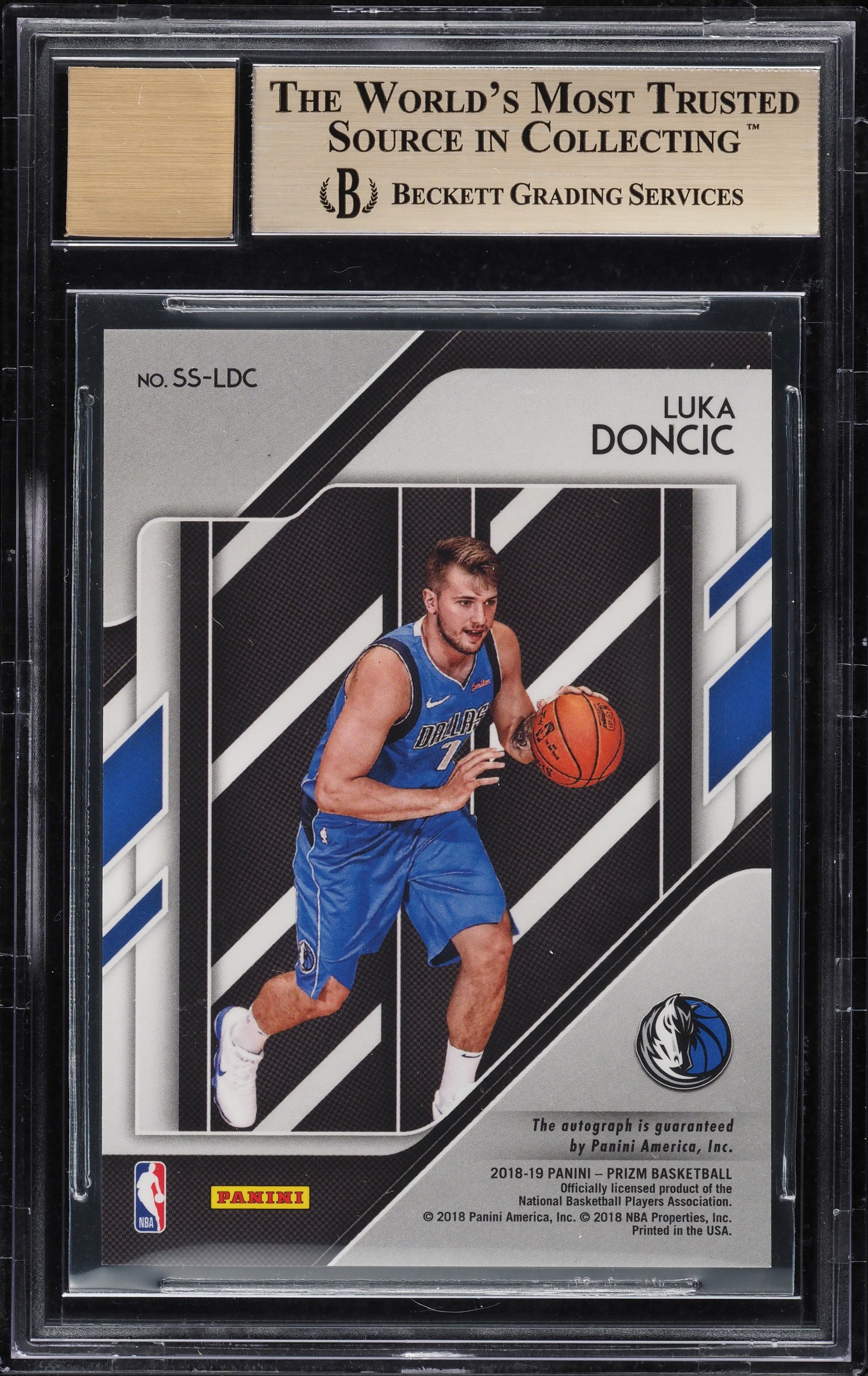 2018 Panini Prizm Sensational Signatures Luka Doncic ROOKIE AUTO