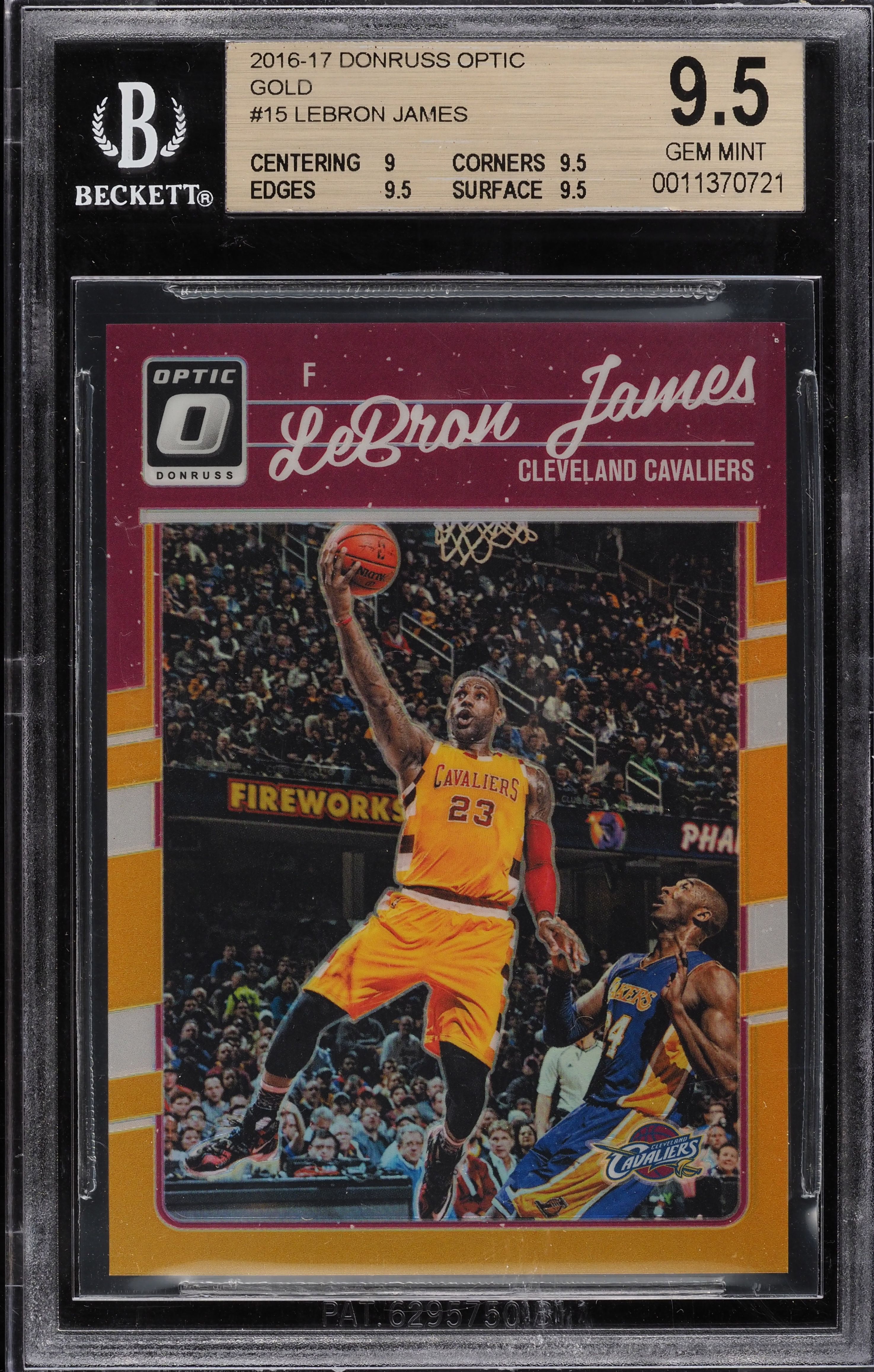 2016 Donruss Optic Gold Prizm LeBron James w/ Kobe Bryant /10 #15