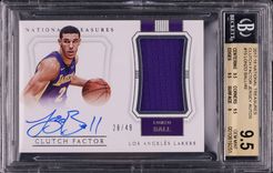 2017 National Treasures Clutch Factor Lonzo Ball ROOKIE PATCH AUTO