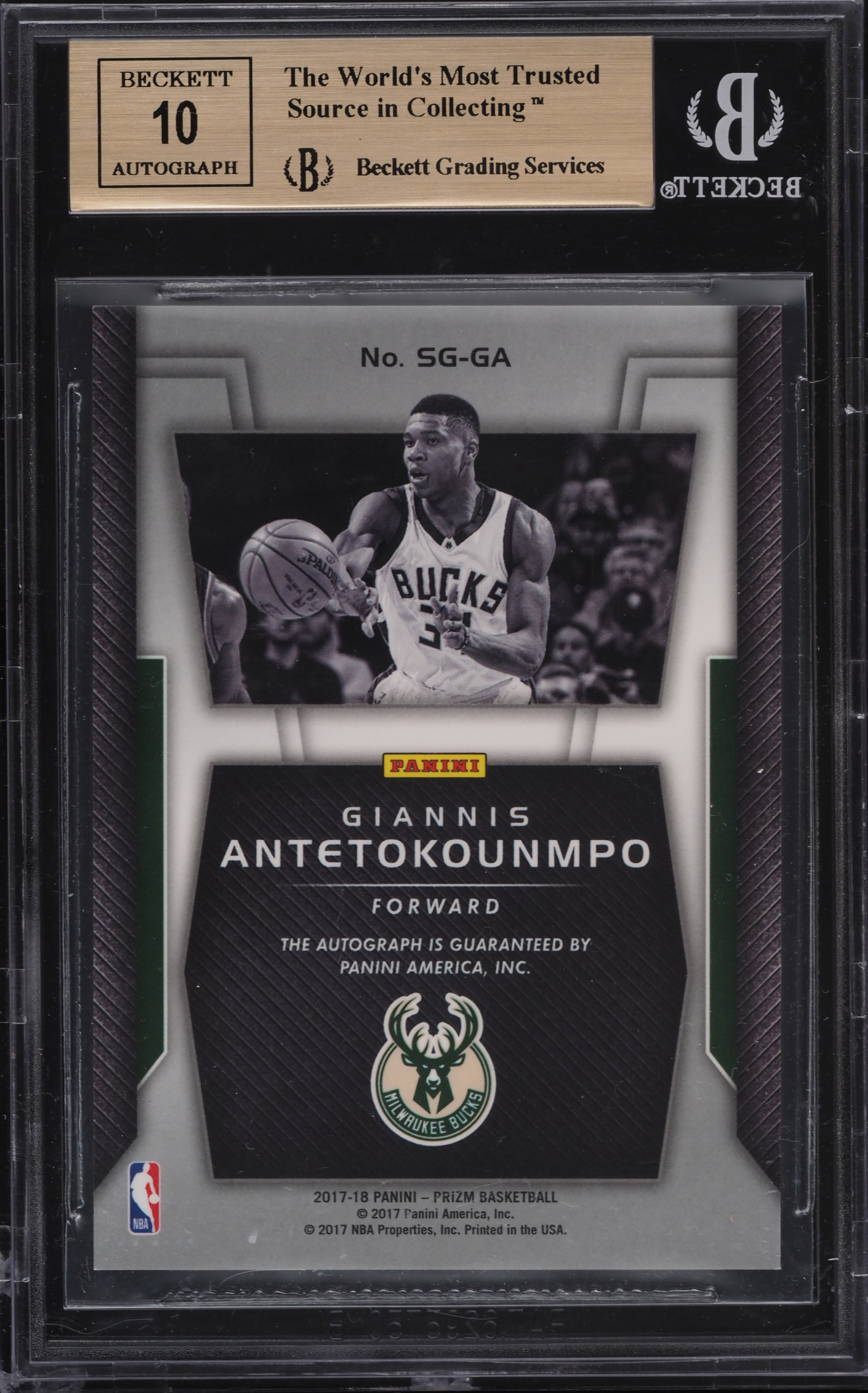 2017 Panini Prizm Signatures Giannis Antetokounmpo AUTO #47 BGS