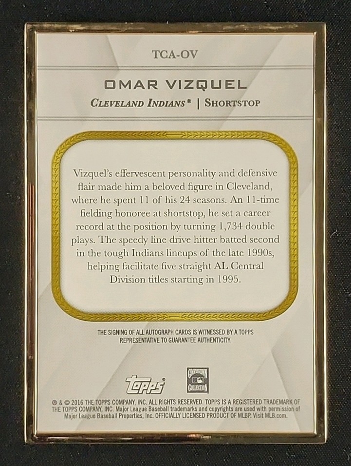 2016 Topps Transcendent Purple Omar Vizquel AUTO /10 #TCA-OV MBA AUTH