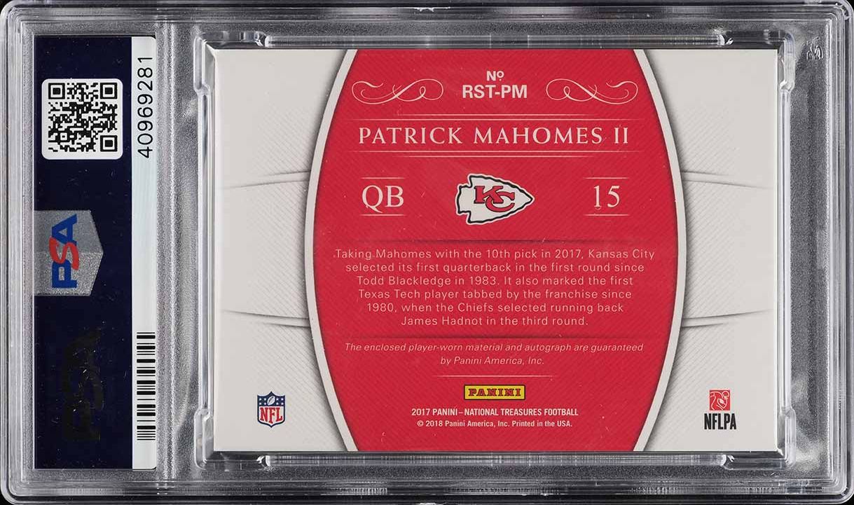 2017 National Treasures NFL Gear Patrick Mahomes II ROOKIE PATCH AUTO /25 PSA 10