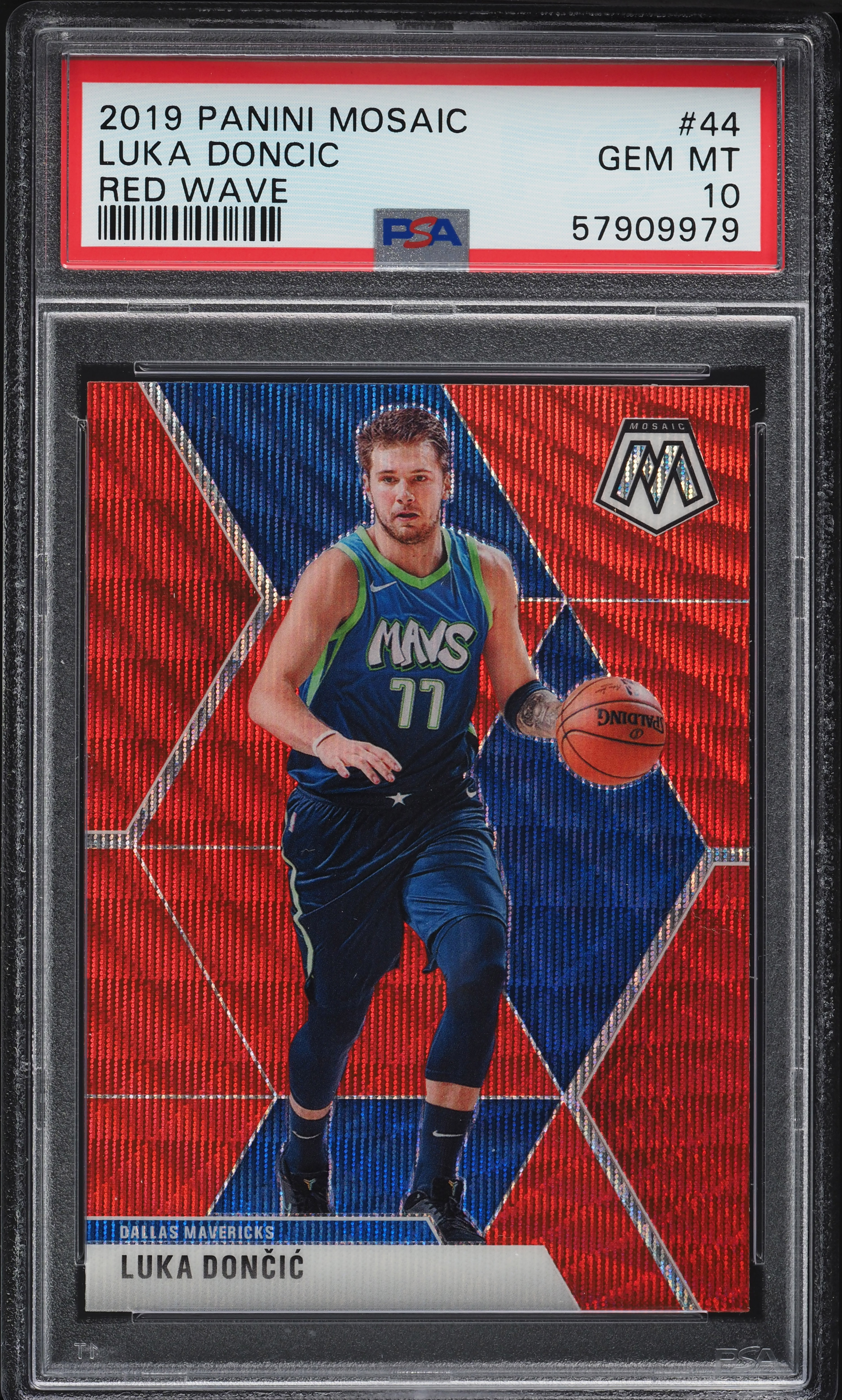 2019 Panini Mosaic Red Wave Luka Doncic #44 PSA 10 GEM MINT on