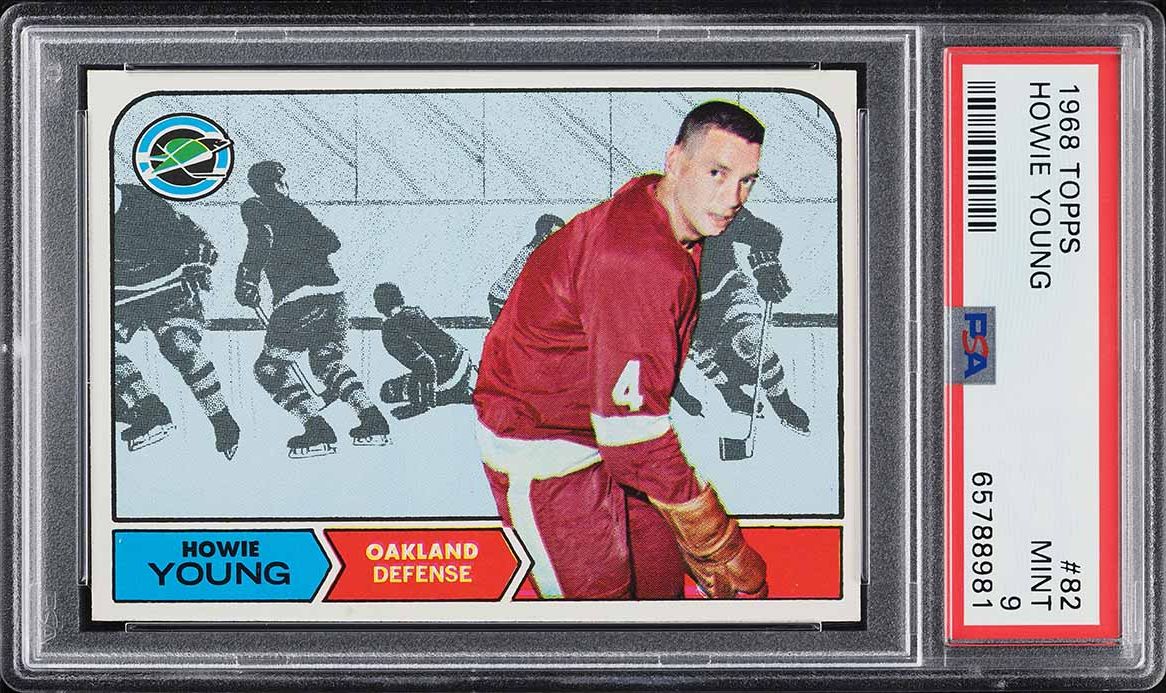 1968 Topps Hockey Howie Young #82 PSA 9 MINT