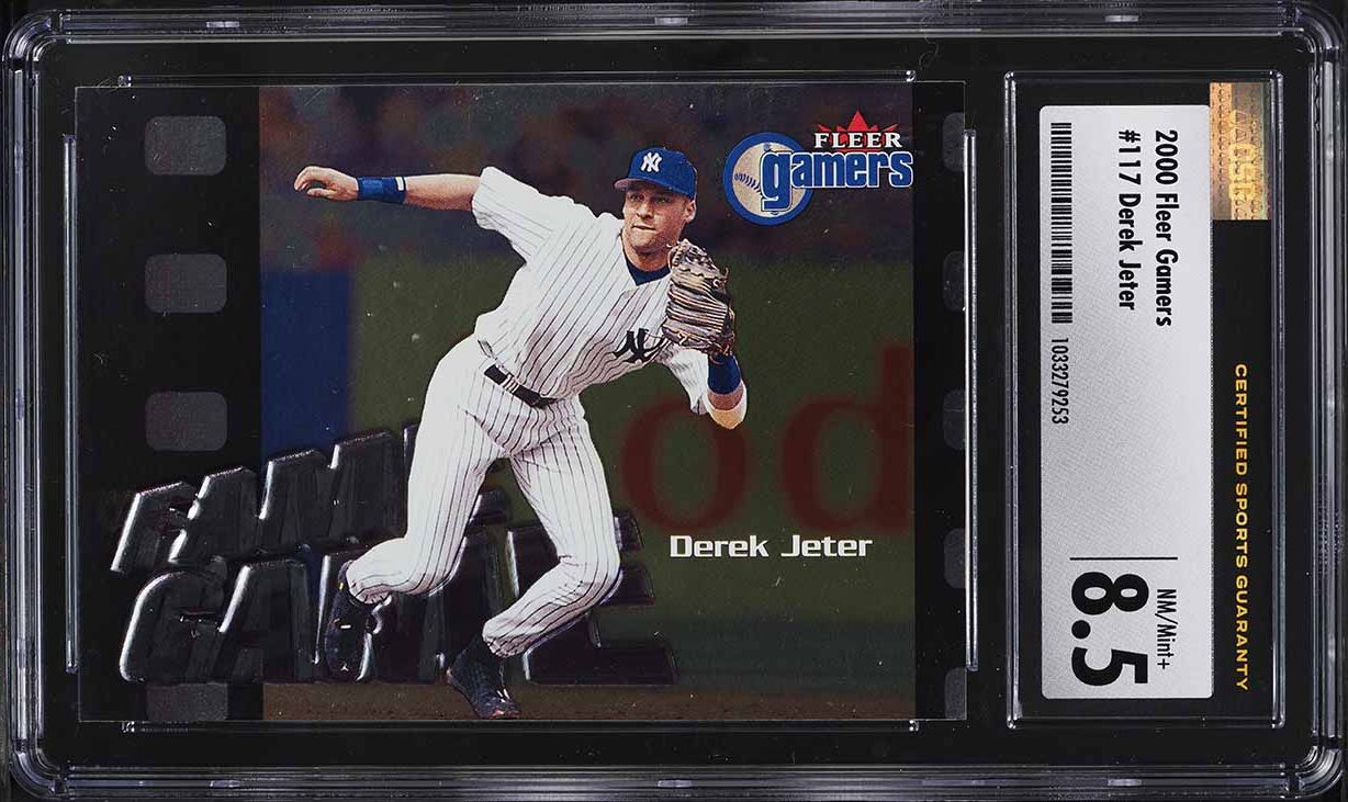 2000 Fleer Gamers Derek Jeter #117 CSG 8.5 NM-MT+