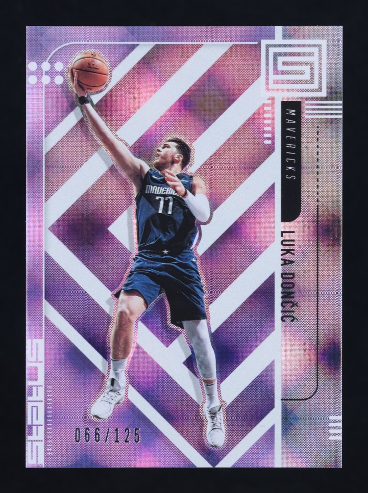 2019 Panini Status White Diamonds Luka Doncic /125 #141 MBA AUTH