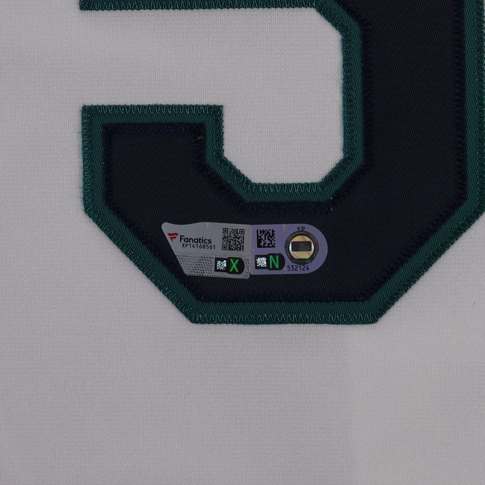 Ichiro Suzuki Signed '01 Seattle Mariners Michell & Ness White Jersey