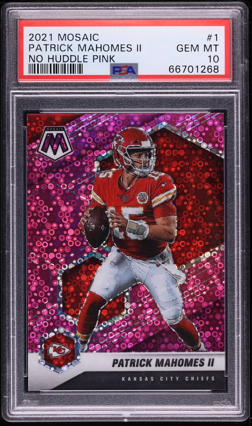 2021 Panini Mosaic No Huddle Pink Patrick Mahomes II /20 #1 PSA 10
