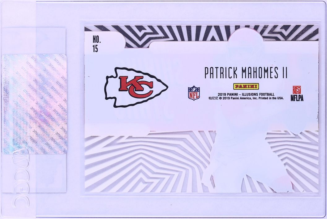 2019 Panini Illusions Shining Stars Patrick Mahomes II #15 CGC AUTH