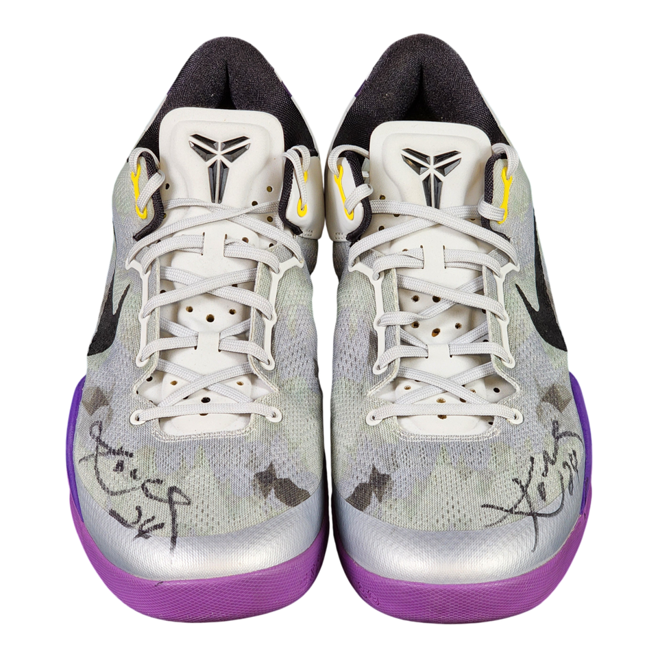 Kobe Bryant Signed Shoes - Beckett AUTH, LOA