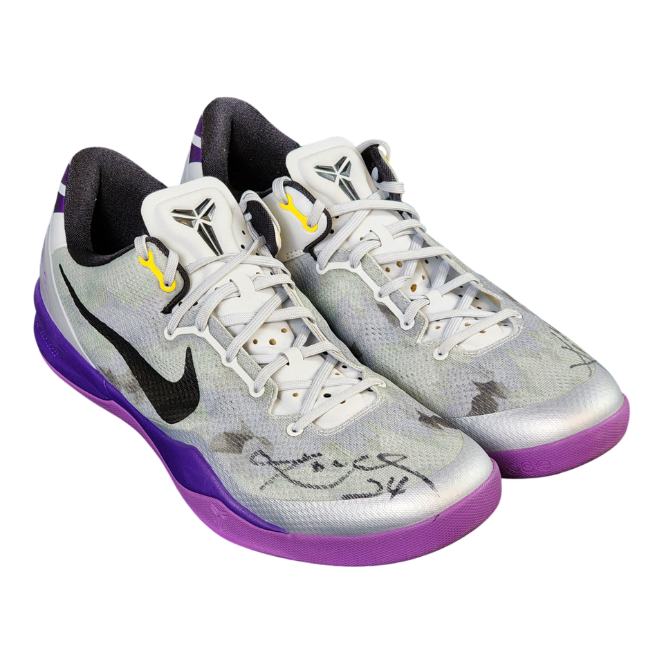 Kobe Bryant Signed Shoes - Beckett AUTH, LOA
