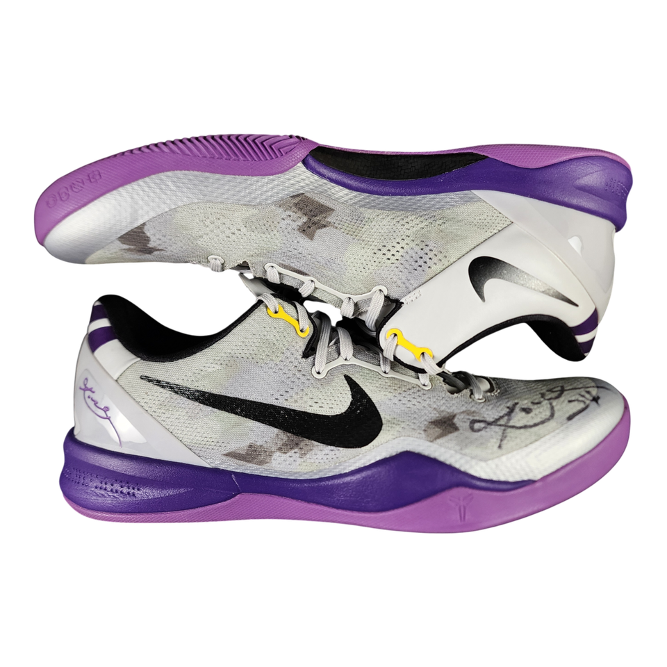 Kobe Bryant Signed Shoes - Beckett AUTH, LOA