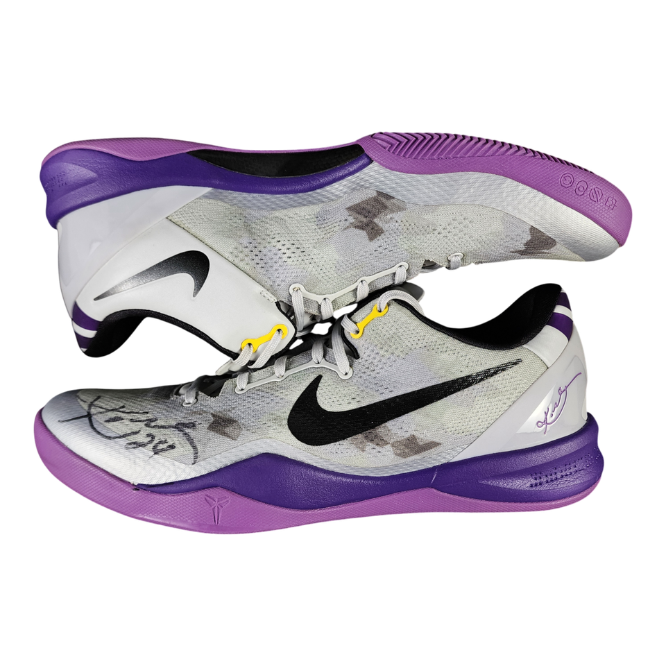 Kobe Bryant Signed Shoes - Beckett AUTH, LOA