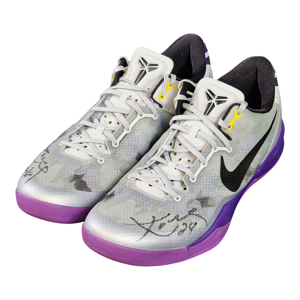 Kobe Bryant Signed Shoes - Beckett AUTH, LOA