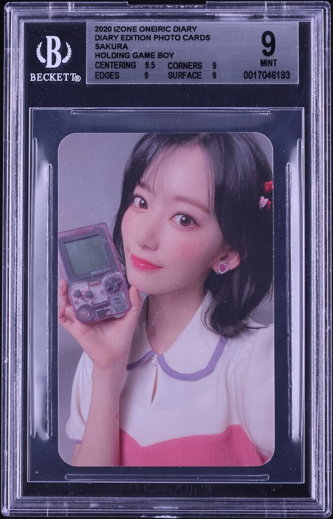 2020 Izone Oneiric Diary Edition Photo Cards Sakura Holding Game