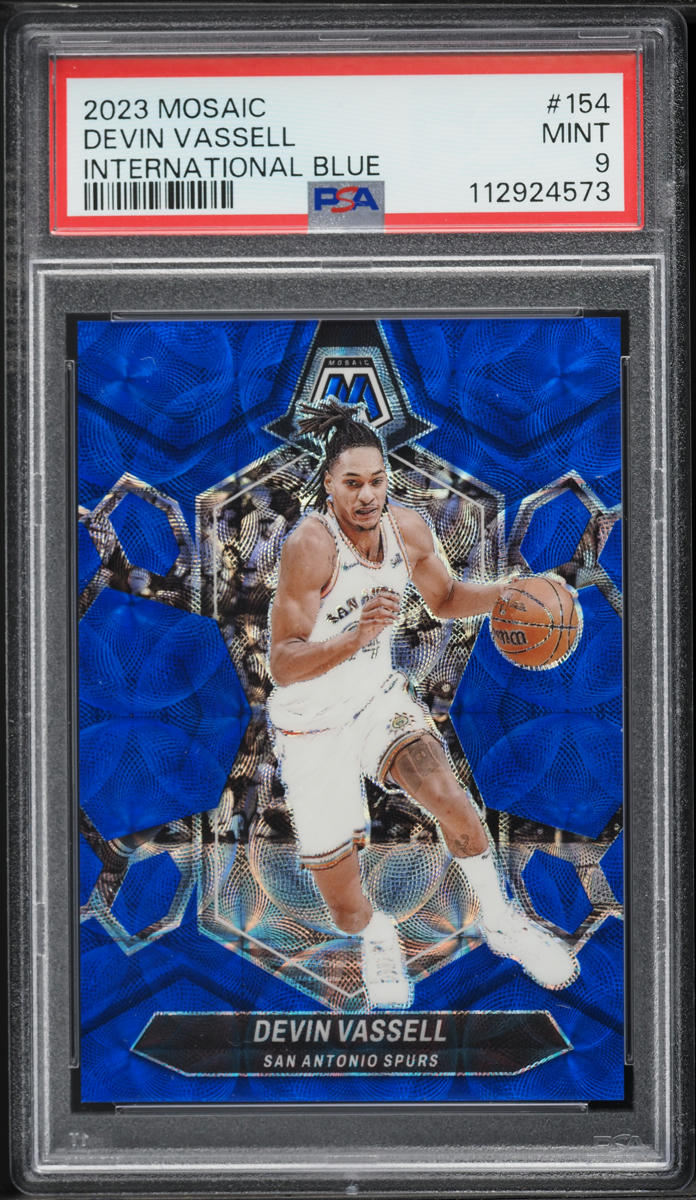 2023 Panini Mosaic International Blue Devin Vassell /25 #154 PSA 9 MINT