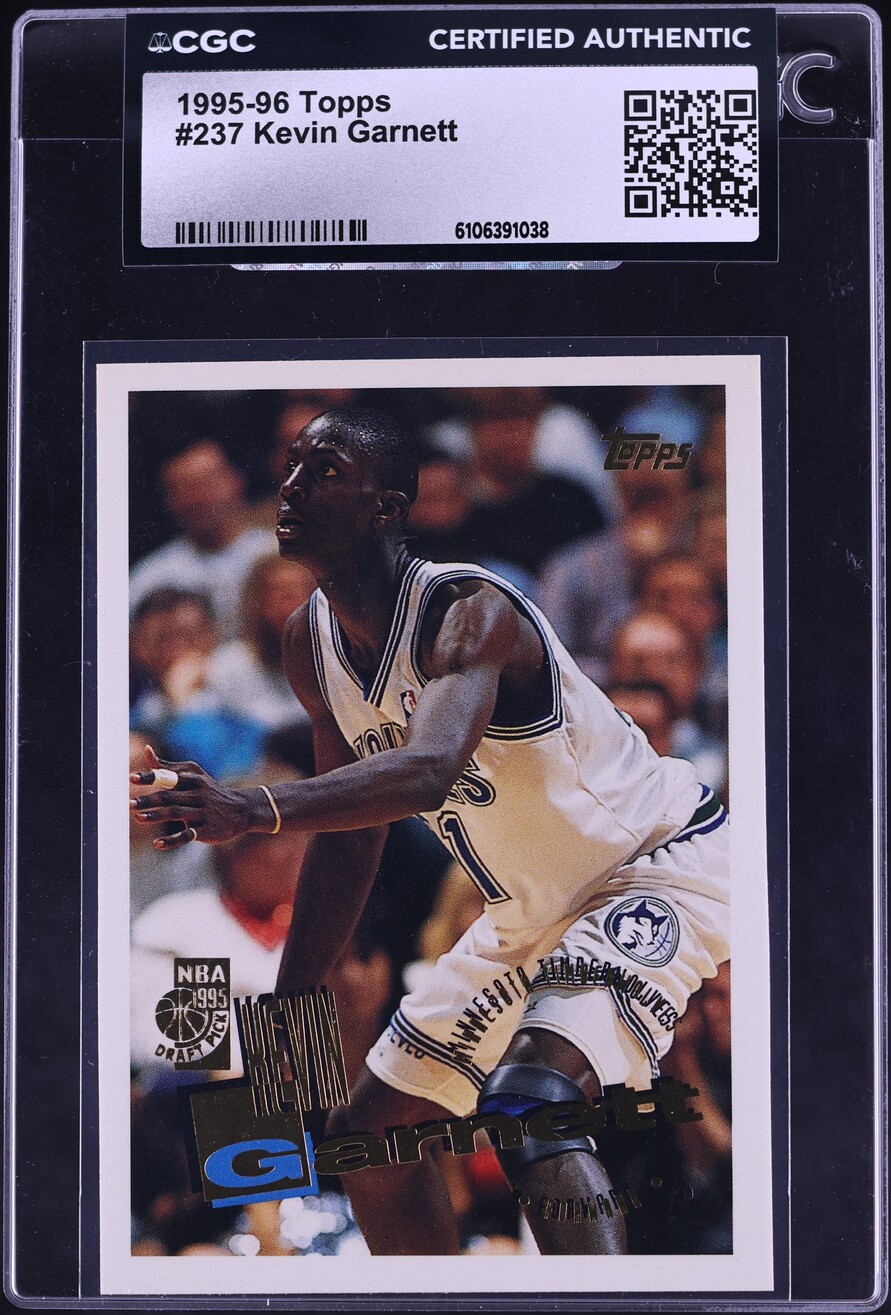 1995 Topps Basketball Kevin Garnett ROOKIE #237 CGC AUTH