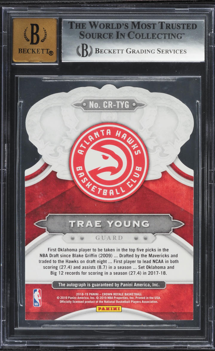 2018 Crown Royale Trae Young ROOKIE AUTO /149 #CR-TYG BGS 8.5 NM-MT+