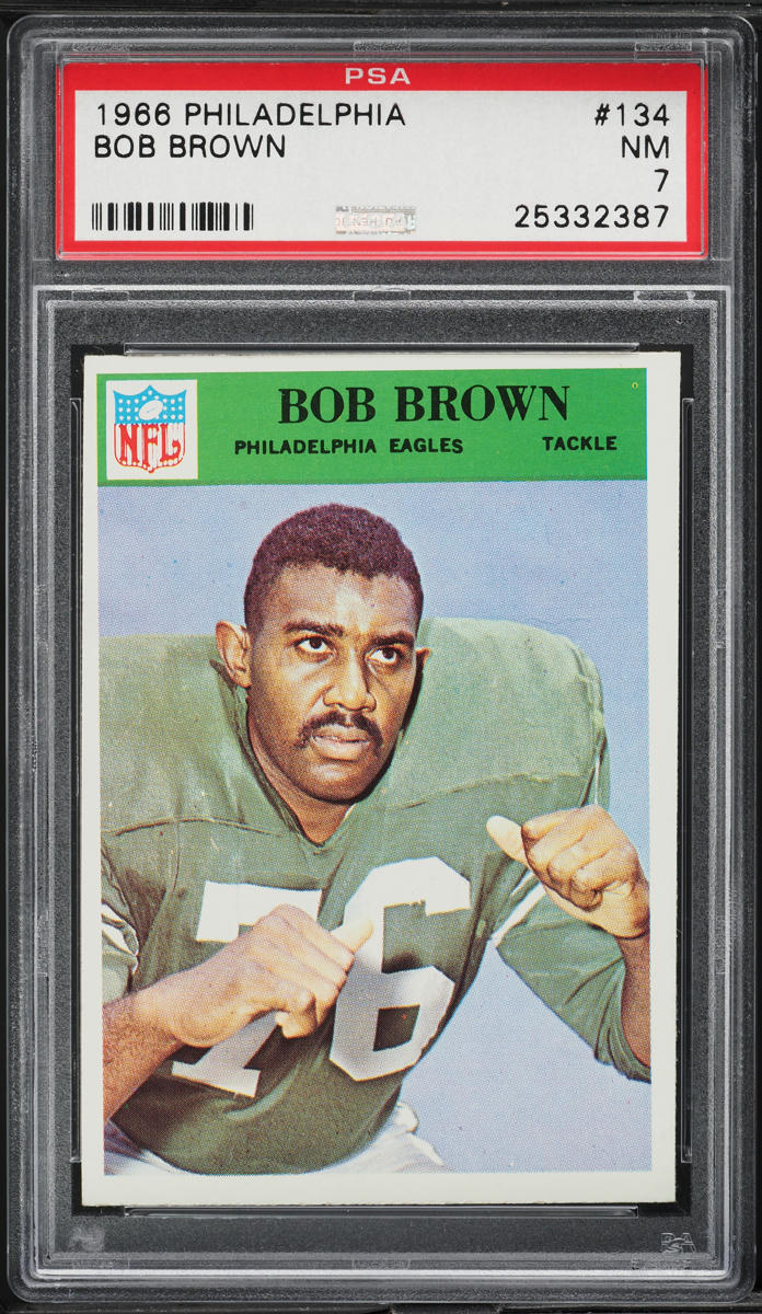 1966 Philadelphia Bob Brown ROOKIE #134 PSA 7 NRMT