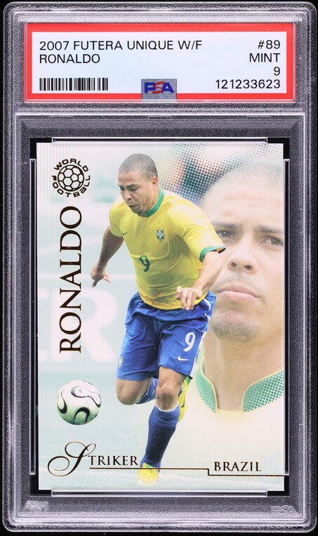 Futera WORLD FOOTBALL 2007 BASE No.165 LIONEL MESSI ローダー封入に