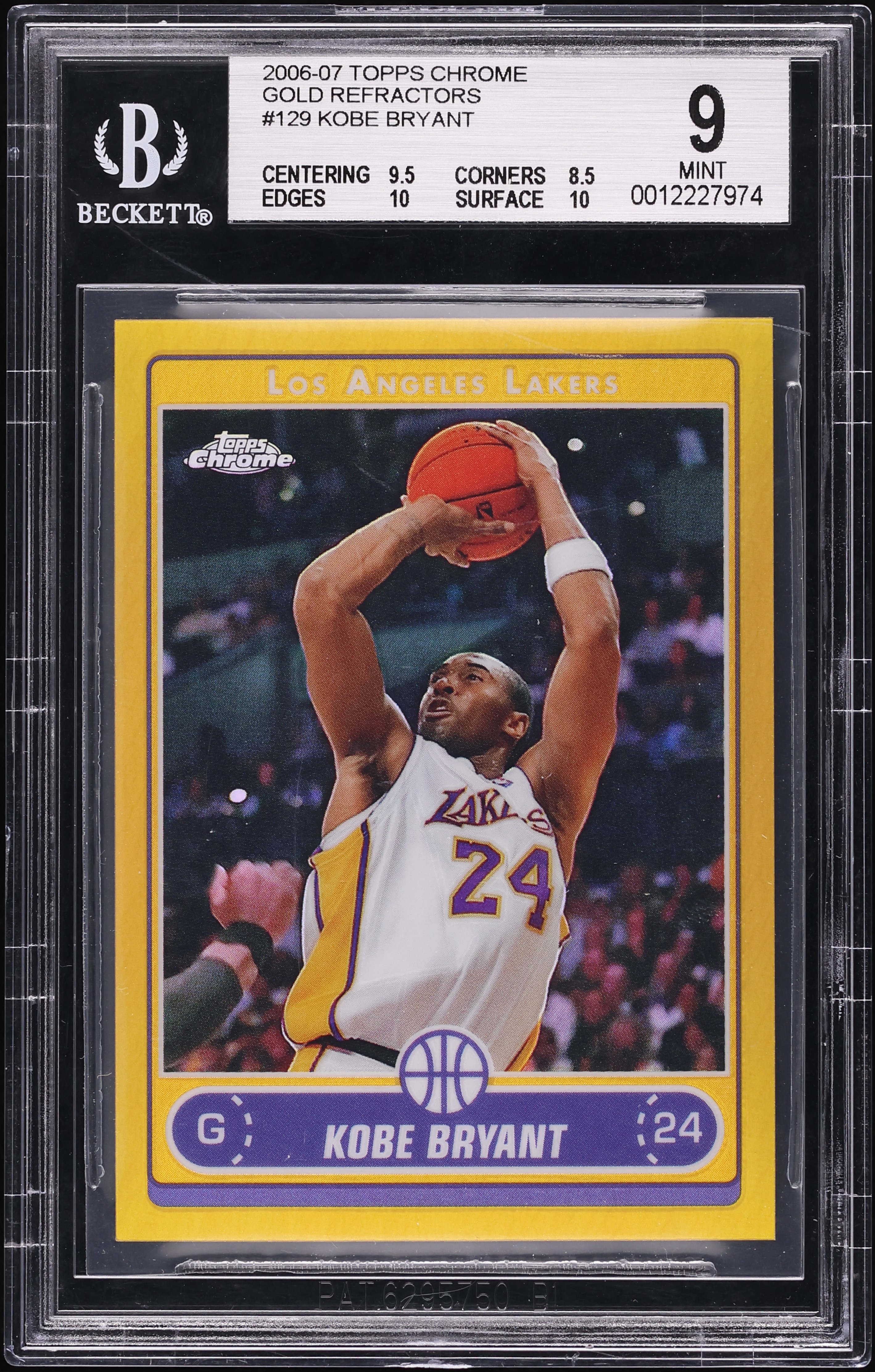 2006 Topps Chrome Gold Refractor Kobe Bryant /25 #129 BGS 9 MINT