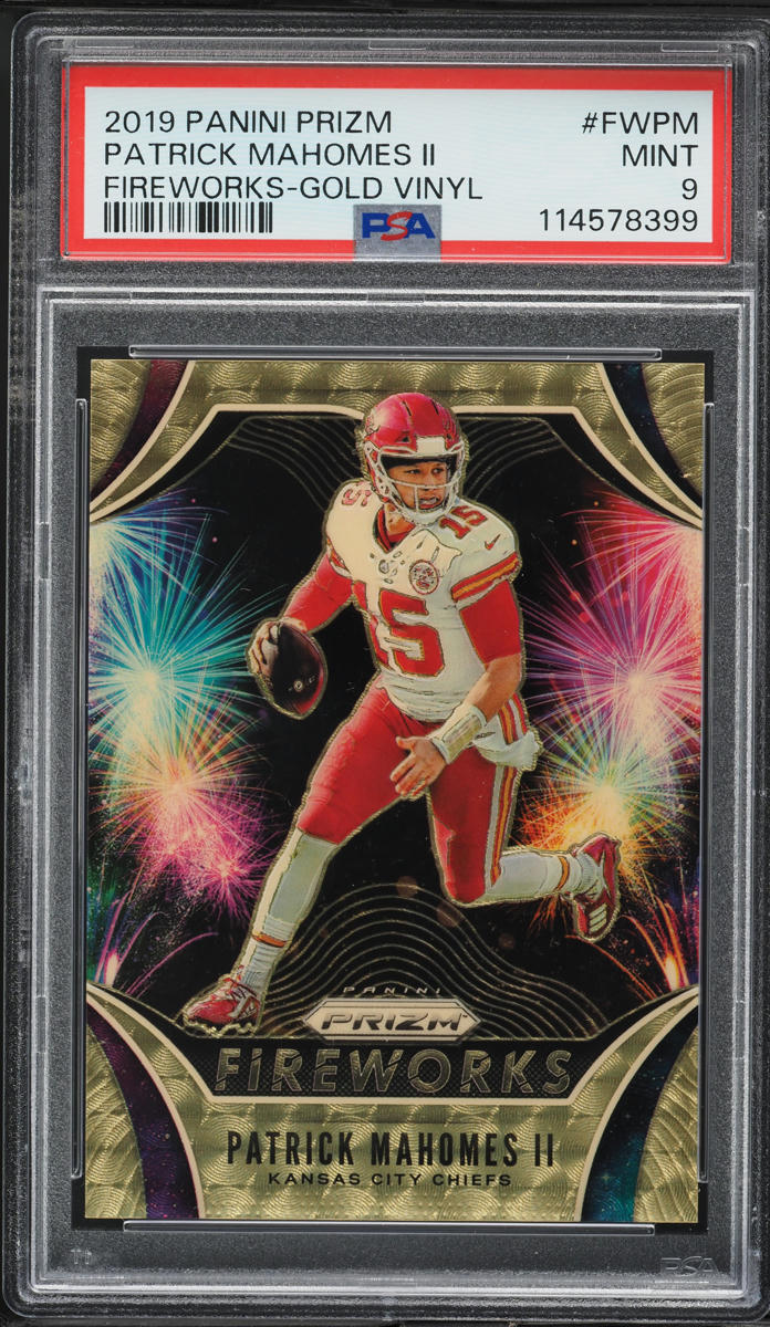 2019 Panini Prizm Fireworks Gold Vinyl Patrick Mahomes II 1/5 #FW-PM PSA 9 MINT