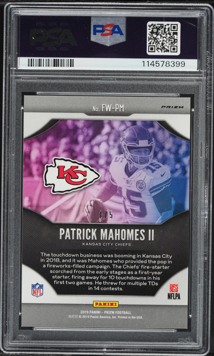 2019 Panini Prizm Fireworks Gold Vinyl Patrick Mahomes II 1/5 #FW-PM PSA 9 MINT