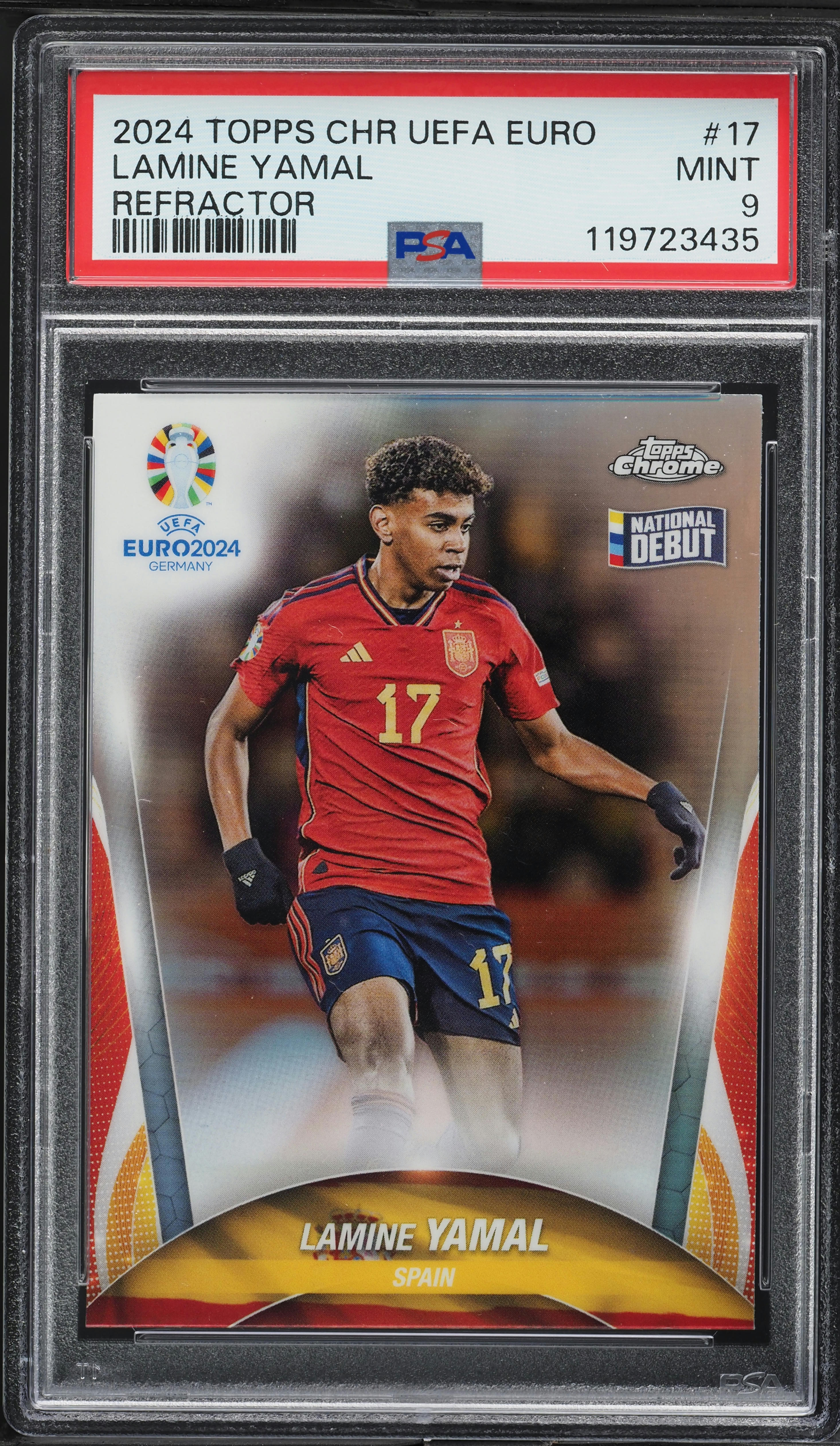 yamamosio19996　ご依頼品 2024 Topps Chrome UEFA Euro Refractor Lamine Yamal #17 PSA 9 MINT