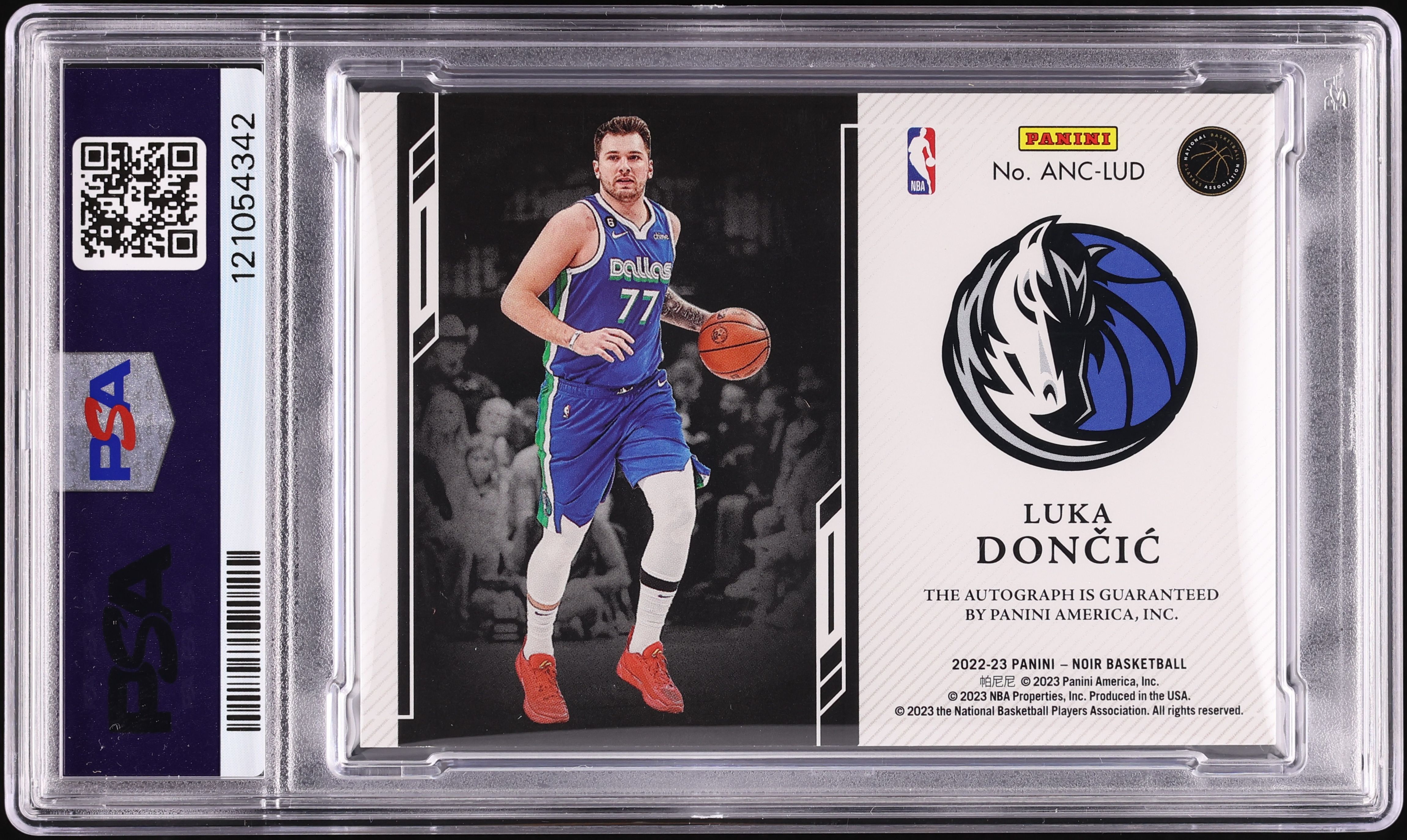 2022 Panini Noir Color Luka Doncic AUTO /25 #ANCLUD PSA 8 NM-MT on