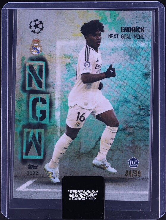 2024 Topps Chrome UEFA Club Competitions Orange Geometric Endrick 