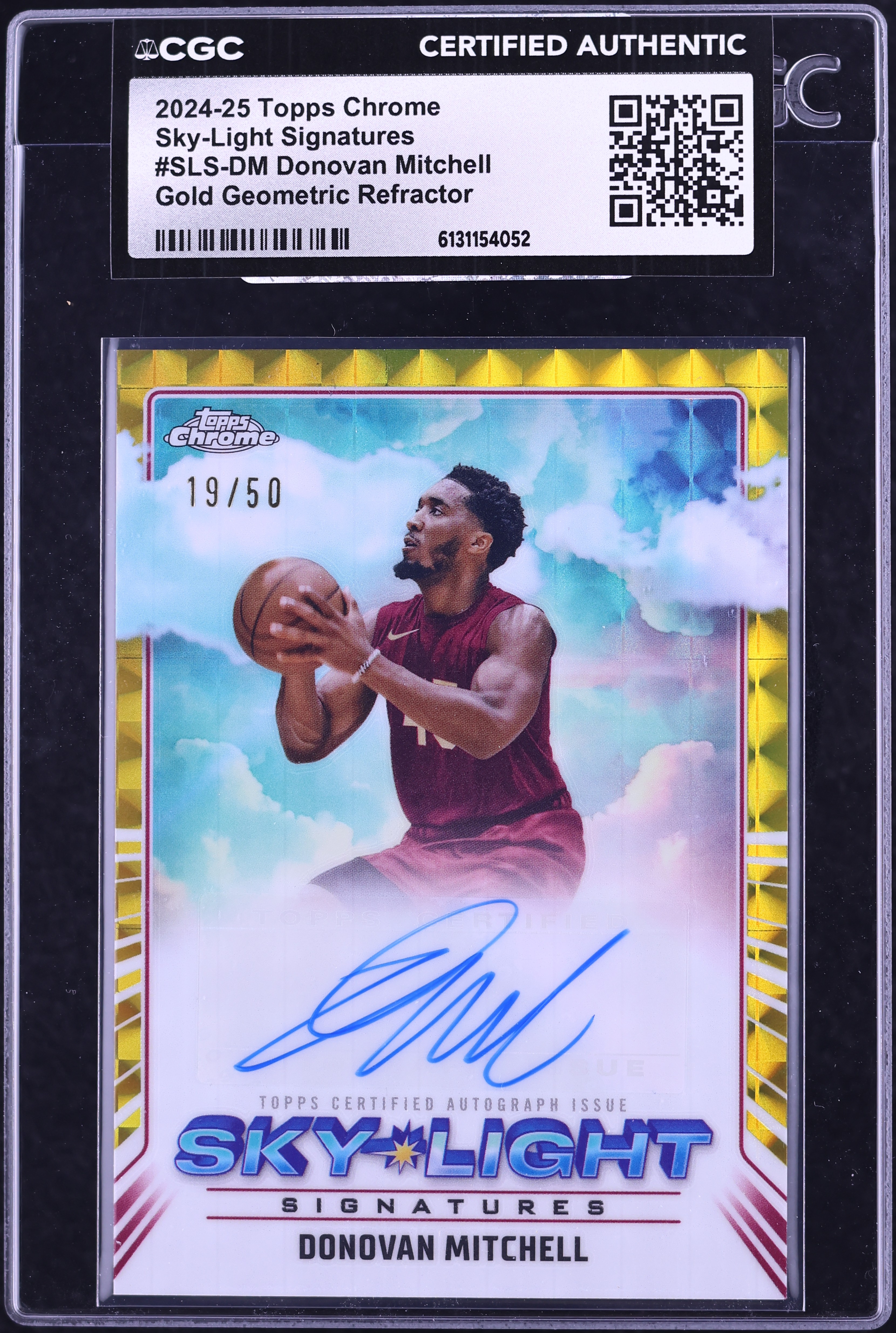 2024 Topps Chrome Basketball Gold Geometric Refractor Donovan Mitchell #SLS-DM