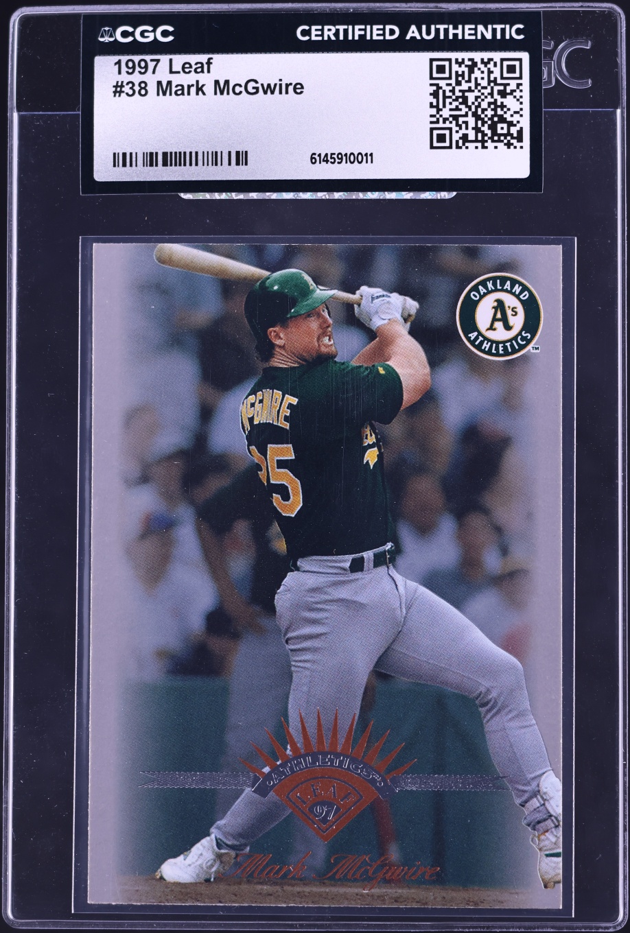 1997 Leaf Mark McGwire #38 CGC AUTH