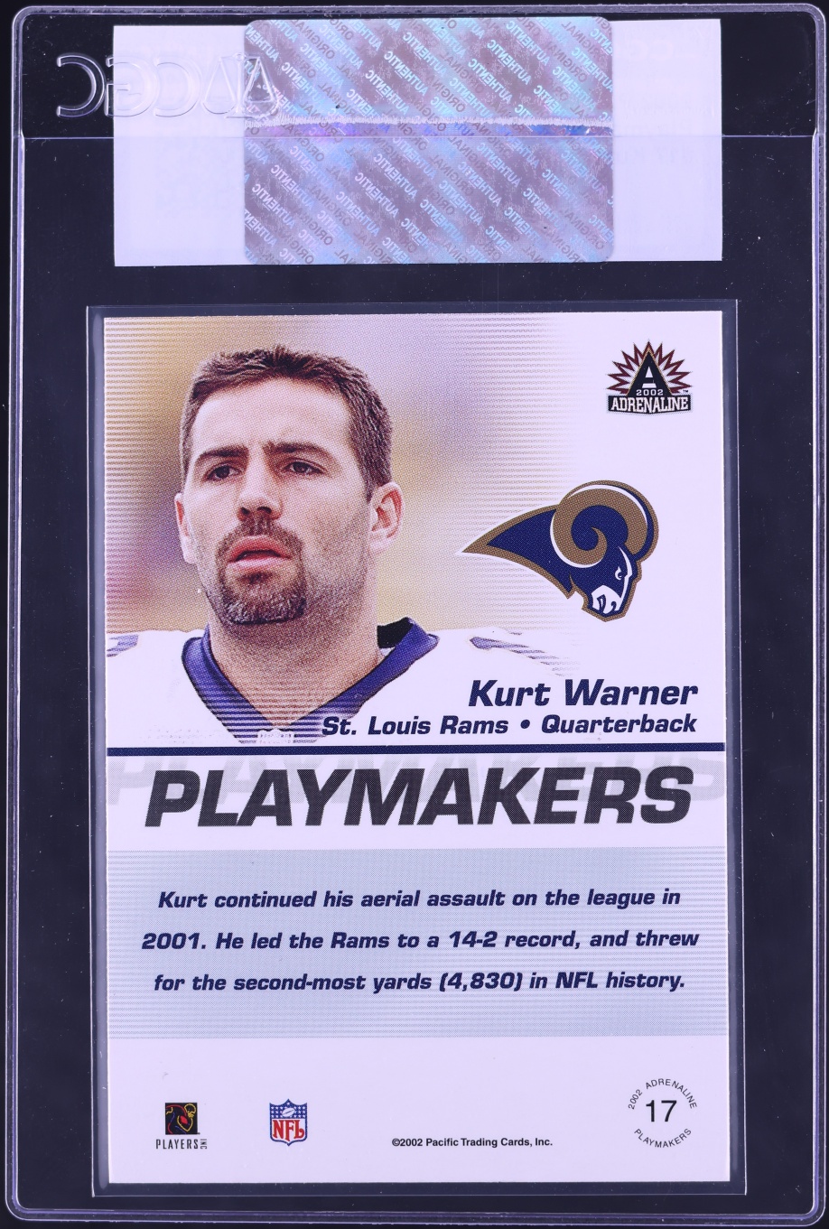 2002 Pacific Adrenaline Playmakers Kurt Warner #17 CGC AUTH