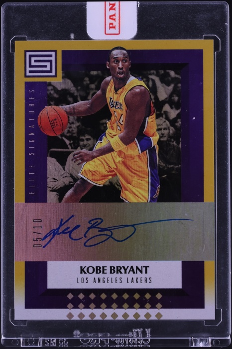 2017 Panini Status Elite Signatures Gold Kobe Bryant AUTO /10 #ES