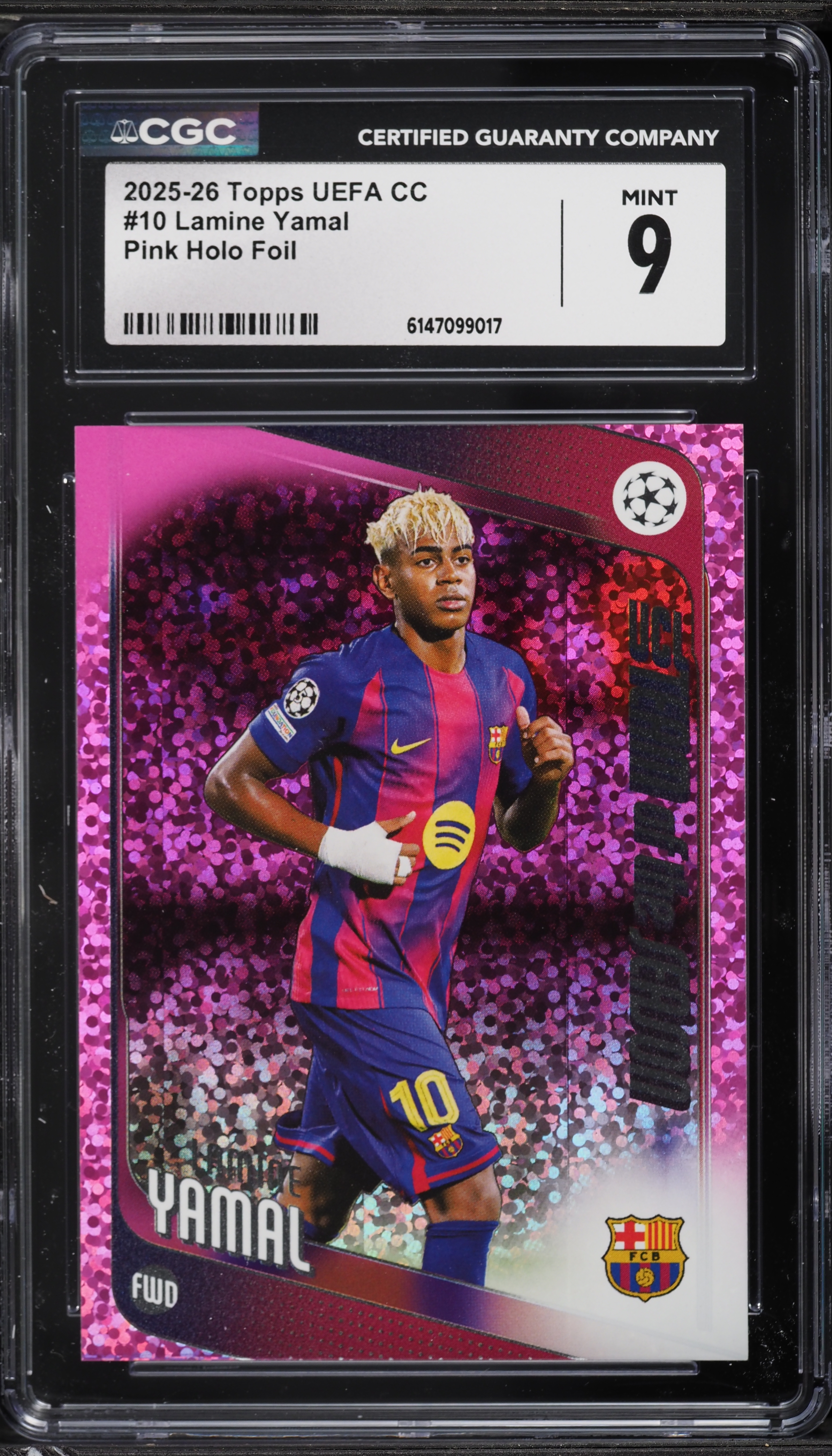 2025 Topps UEFA Club Competitions Pink Holo Foil Lamine Yamal #10