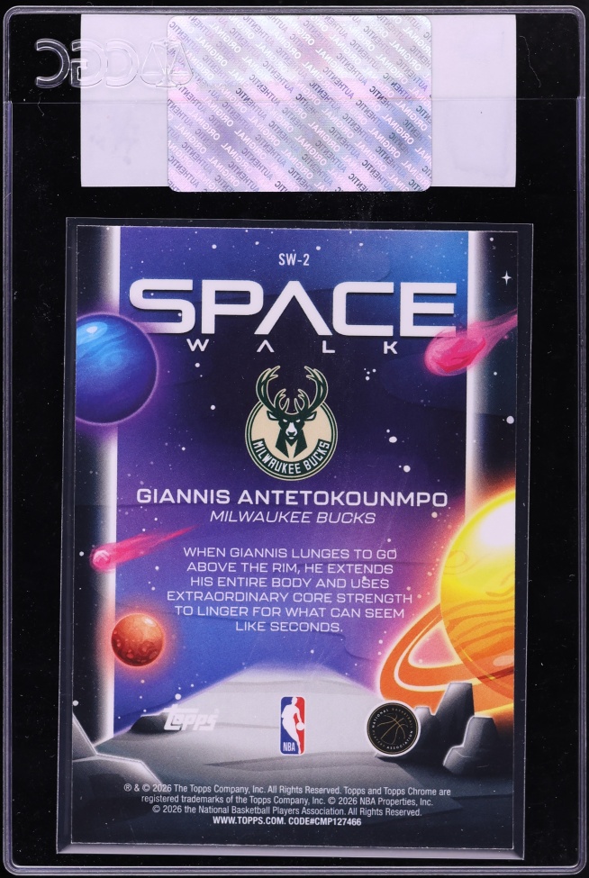 2025 Topps Cosmic Chrome Space Walk Giannis Antetokounmpo #SW-2 CGC AUTH