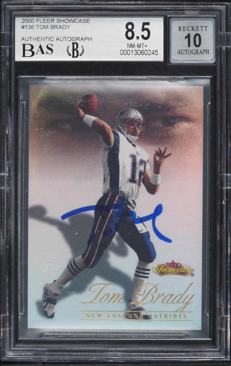 2000 Fleer Showcase Tom Brady ROOKIE AUTO /2000 #136 BAS BGS 8.5 NM-MT+