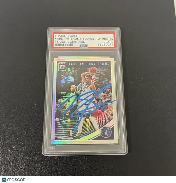 2018-19 Panini Donruss Optic#145 Karl-Anthony Towns Signed Card PSA Timberwolves