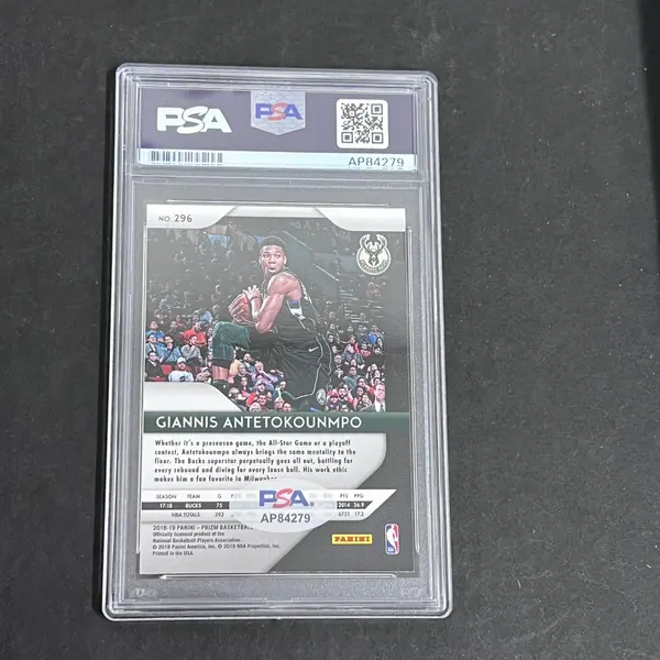 2018 Giannis Antetokounmpo Panini Prizm#296 Signed Card PSA Autographed