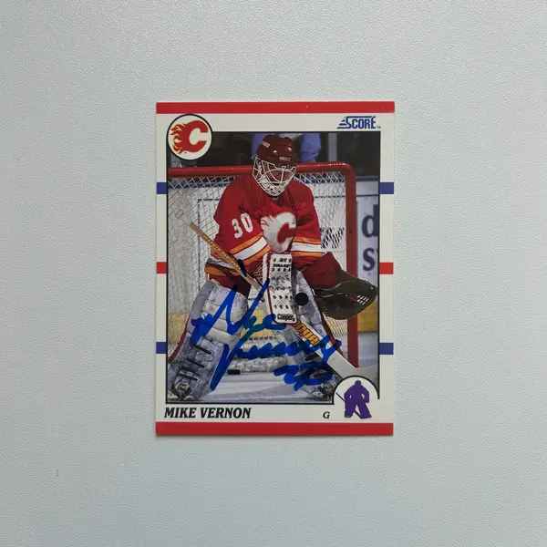 1990-91 Score #52 MIKE VERNON Autographed Hockey Card - Calgary Flames