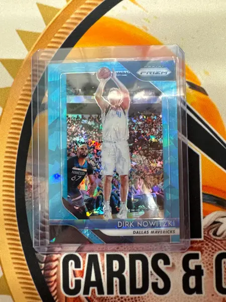 2018-19 Panini Prizm NBA Dirk Nowitzki Blue Cracked Ice /99