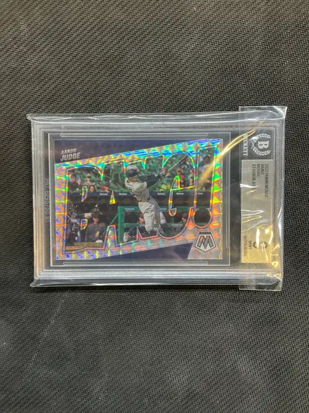 2022 Panini Mosaic Aaron Judge Bang! Refractor BGS 9 Yankees